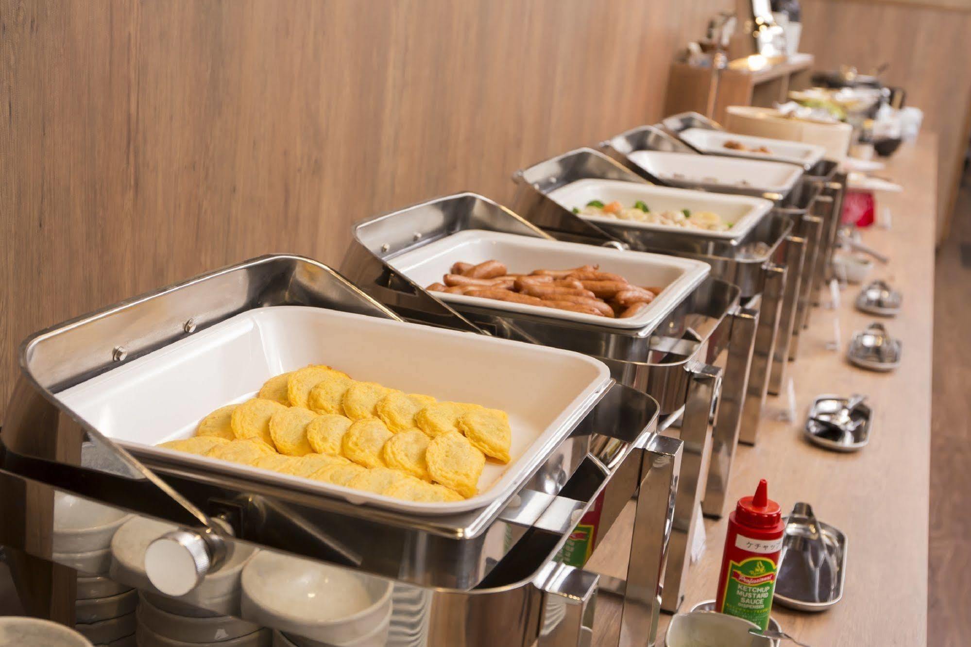 Hotel Route-Inn Toyama Ekimae Экстерьер фото